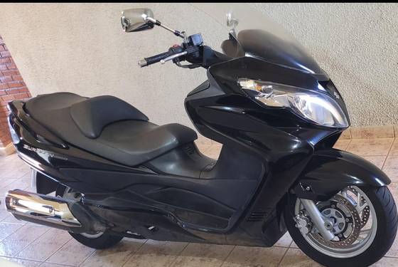 SUZUKI BURGMAN 400 SUZUKI BURGMAN 400